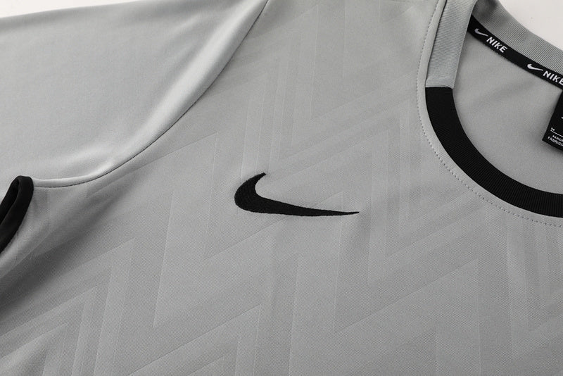 Nike Set Herren Trikot und Shorts