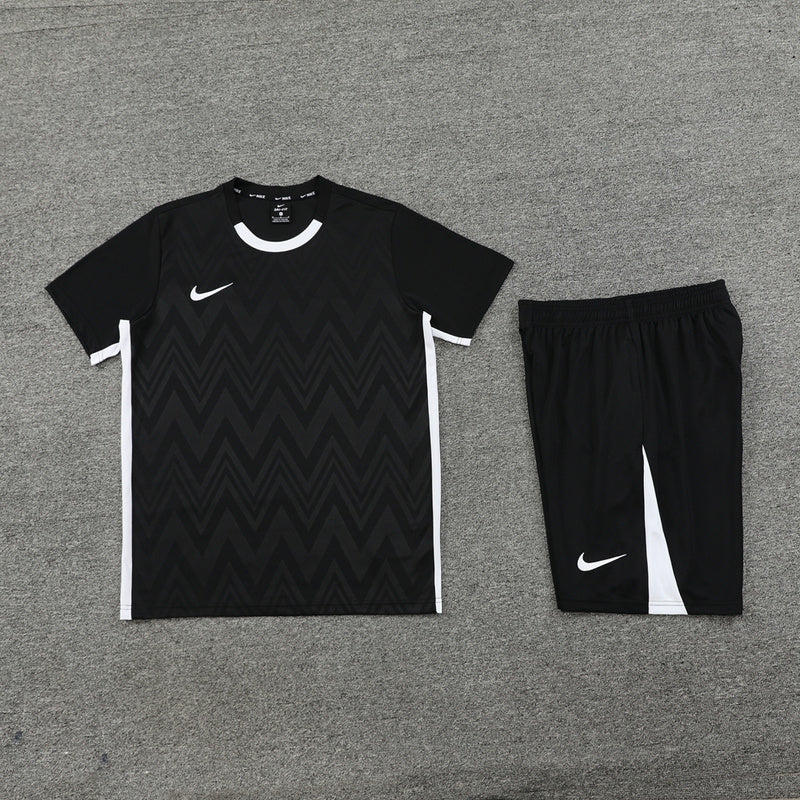 Nike Set Herren Trikot und Shorts