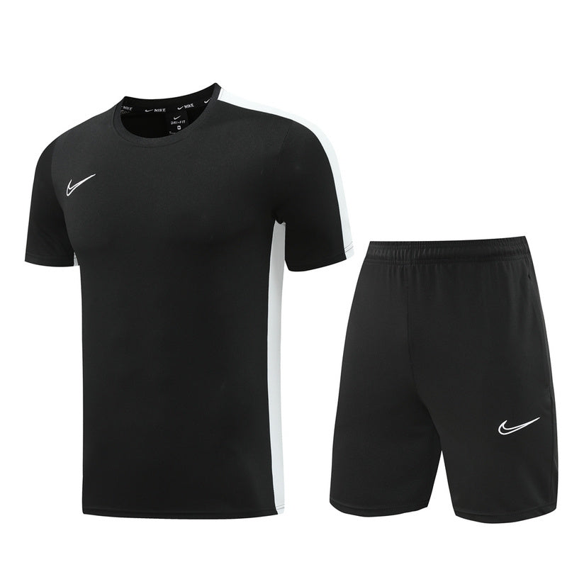 Nike Set Herren Trikot und Shorts