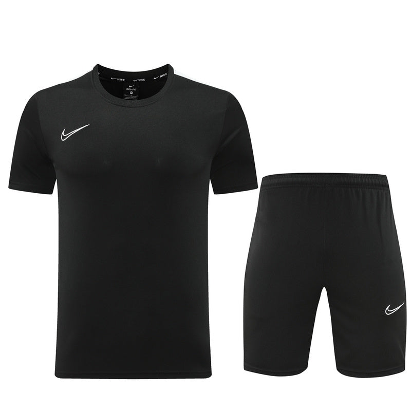 Nike Set Herren Trikot und Shorts