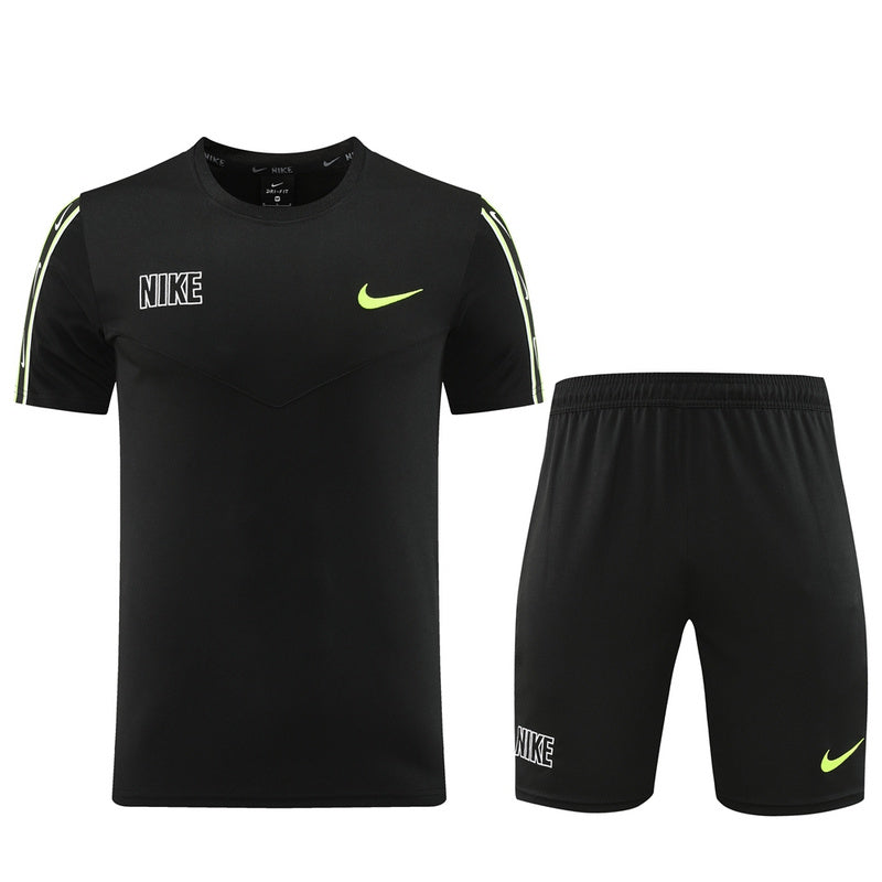 Nike Set Herren Trikot und Shorts