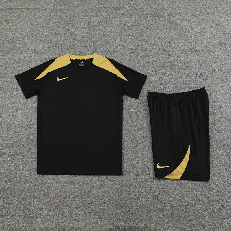 Nike Set Herren Trikot und Shorts