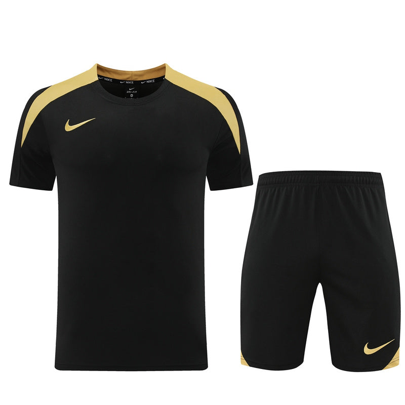 Nike Set Herren Trikot und Shorts