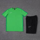 Nike Set Herren Trikot und Shorts