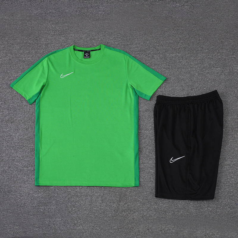 Nike Set Herren Trikot und Shorts