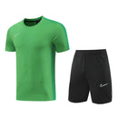 Nike Set Herren Trikot und Shorts