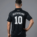 Shop des Spielers, Deutschland Trikot 1988, Deutschland Trikot 1990, Deutschland Retro Trikot, DFB Auswärtstrikot 1990, Deutschland Fußballtrikot schwarz, 80er Jahre Deutschland Trikot, 90er Jahre DFB Trikot, DFB Retro-Kollektion, Fußball-Shop Deutschland, Deutschland Trikot Klassiker, Retro Fan-Trikot Herren, Deutschland Trikot schwarz Retro.