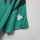 Shop des Spielers, Deutschland Trikot 1994, Deutschland Retro Trikot grün, DFB Auswärtstrikot 1994, Deutschland Fußballtrikot grün, 90er Jahre Deutschland Trikot, DFB Retro-Kollektion, Fußball-Shop Deutschland, Deutschland Trikot Klassiker, Retro Fan-Trikot Herren, Deutschland Trikot 94.