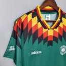 Shop des Spielers, Deutschland Trikot 1994, Deutschland Retro Trikot grün, DFB Auswärtstrikot 1994, Deutschland Fußballtrikot grün, 90er Jahre Deutschland Trikot, DFB Retro-Kollektion, Fußball-Shop Deutschland, Deutschland Trikot Klassiker, Retro Fan-Trikot Herren, Deutschland Trikot 94.