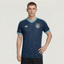 Deutschland Auswärtstrikot 2026 2027 Herren blau Fantrikot 1.1 Premium Qualität Shop des Spielers DFB Design modern. Shop des Spielers, Deutschland Trikot 2026 blau, DFB Auswärtstrikot blau, Deutschland Trikot Herren 26/27, Deutschland Trikot günstig online, 1.1 Qualität DFB blau, Fußball Trikot Deutschland 2027, Blaues Deutschland Trikot WM 2026.