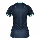 Deutschland Auswärtstrikot 2026 2027 Damen blau Fantrikot tailliert 1.1 Premium Qualität Shop des Spielers DFB Design modern. Shop des Spielers, Deutschland Trikot Damen 2026 blau, DFB Auswärtstrikot Frauen, Deutschland Trikot blau tailliert, Deutschland Damen-Trikot 26/27, 1.1 Qualität DFB Damen, Blaues DFB Trikot günstig, WM 2026 Damen-Kollektion.