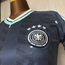 Deutschland Auswärtstrikot 2026 2027 Damen blau Fantrikot tailliert 1.1 Premium Qualität Shop des Spielers DFB Design modern. Shop des Spielers, Deutschland Trikot Damen 2026 blau, DFB Auswärtstrikot Frauen, Deutschland Trikot blau tailliert, Deutschland Damen-Trikot 26/27, 1.1 Qualität DFB Damen, Blaues DFB Trikot günstig, WM 2026 Damen-Kollektion.