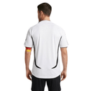 Shop des Spielers, Deutschland Heimtrikot 2006, Deutschland Retro Trikot, DFB Trikot 2006/07, Deutschland Fußballtrikot weiß, WM 2006 Trikot Deutschland, DFB Retro-Kollektion, Fußball-Shop Deutschland, Deutschland Trikot Klassiker, Retro Fan-Trikot Herren, Deutschland Heimtrikot 06.