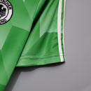 Shop des Spielers, Deutschland Trikot 1988, Deutschland Retro Trikot grün, DFB Auswärtstrikot 1988, Deutschland Fußballtrikot grün, 80er Jahre Deutschland Trikot, DFB Retro-Kollektion, Fußball-Shop Deutschland, Deutschland Trikot Klassiker, Retro Fan-Trikot Herren, Deutschland Trikot 88.