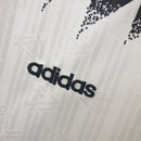 Shop des Spielers, Deutschland Trikot 1994, Deutschland Retro Trikot, DFB Heimtrikot 1994, Deutschland Fußballtrikot weiß, 90er Jahre Deutschland Trikot, DFB Retro-Kollektion, Fußball-Shop Deutschland, Deutschland Trikot Klassiker, Retro Fan-Trikot Herren, Deutschland Trikot 94.