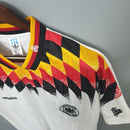 Shop des Spielers, Deutschland Trikot 1994, Deutschland Retro Trikot, DFB Heimtrikot 1994, Deutschland Fußballtrikot weiß, 90er Jahre Deutschland Trikot, DFB Retro-Kollektion, Fußball-Shop Deutschland, Deutschland Trikot Klassiker, Retro Fan-Trikot Herren, Deutschland Trikot 94.
