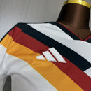 Deutschland Heimtrikot 2026 2027 Damen weiß Fantrikot tailliert 1.1 Premium Qualität Shop des Spielers DFB Damen Design. Shop des Spielers, Deutschland Trikot Damen 2026, DFB Heimtrikot weiß Damen, Deutschland Trikot tailliert, Frauentrikot Deutschland 26/27, 1.1 Qualität DFB Damen, DFB Trikot günstig online, WM 2026 Damen Outfit.