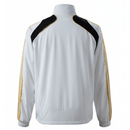 Shop des Spielers, Deutschland Jacke 2008/2009, DFB Retro-Jacke 08/09, Deutschland Jacke weiß Herren, Retro Fußball-Jacke Deutschland, DFB Fan-Jacke Retro, Deutschland 2008 Klassiker, Fußball-Shop Deutschland, DFB Retro-Kollektion limitiert, Deutschland Herren Jacke weiß, DFB Kult-Jacke Retro.