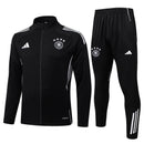 Shop des Spielers, Deutschland Trainingsanzug 25/26, DFB Trainingsanzug schwarz, Deutschland Jacke und Hose, DFB Fan-Artikel 2025, Fußball Trainingsanzug Herren, Deutschland Sportbekleidung schwarz, DFB Set 25/26, Deutschland Fußball-Shop, Trainingsset Deutschland DFB, Sportanzug Herren Deutschland.