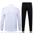 Shop des Spielers, Deutschland Trainingsanzug 125 Jahre, DFB Jubiläums-Anzug, Deutschland Trainingsset 2025/26, DFB Sonderkollektion, Deutschland 125 Jahre Jubiläum, Trainingsanzug Herren weiß schwarz, DFB Fan-Artikel limitiert, Fußball-Shop Deutschland, Deutschland Trainingskleidung 2026, Jubiläums-Edition Deutschland DFB.