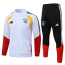 Shop des Spielers, Deutschland Trainingsanzug 26/27, DFB Trainingsset weiß schwarz, Deutschland Jacke weiß, Deutschland Hose schwarz, DFB Fan-Artikel, Deutschland Training 2026, Trainingsanzug Herren Deutschland, Fußball Trainingsanzug weiß schwarz, DFB Kleidung Deutschland, Fußball-Shop, Deutschland Jersey Set.