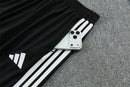 Shop des Spielers, Deutschland Trainingsanzug, DFB Trainingsanzug Rot Schwarz, Deutschland Set 26/27, Deutschland Nationalmannschaft Fanartikel, Fußball Trainingsanzug Deutschland, DFB Fanbekleidung, Trainingsjacke Deutschland, Fußball Lifestyle Deutschland, Deutschland Herren Sportanzug, DFB Kollektion 2026