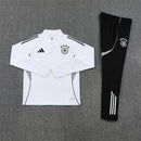 Shop des Spielers, Deutschland Trainingsanzug 25/26, DFB Trainingsset weiß schwarz, Deutschland Jacke weiß, Deutschland Hose schwarz, Deutschland Fan-Artikel, DFB Training 2025, Trainingsanzug Herren Deutschland, Fußball Trainingsanzug weiß schwarz, DFB Kleidung Deutschland, Fußball-Shop, Deutschland Jersey Set.