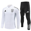 Shop des Spielers, Deutschland Trainingsanzug 25/26, DFB Trainingsset weiß schwarz, Deutschland Jacke weiß, Deutschland Hose schwarz, Deutschland Fan-Artikel, DFB Training 2025, Trainingsanzug Herren Deutschland, Fußball Trainingsanzug weiß schwarz, DFB Kleidung Deutschland, Fußball-Shop, Deutschland Jersey Set.