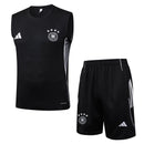 Shop des Spielers, Deutschland Trainingsset 25/26, DFB Trainingsset schwarz, DFB Training Tanktop und Shorts, Deutschland Trainingskleidung schwarz, Fußball Trainingsset Herren, DFB 2026 Ausrüstung, Deutschland Performance Set, DFB Trainingsoutfit schwarz, Sportbekleidung Deutschland.