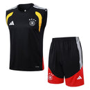 Shop des Spielers, Deutschland Trainingsset 26/27, DFB Trainingsset schwarz, DFB Training Tanktop und Shorts, Deutschland Trainingskleidung schwarz, Fußball Trainingsset Herren, DFB 2027 Ausrüstung, Deutschland Performance Set, DFB Trainingsoutfit schwarz, Sportbekleidung Deutschland, Trainingsset schwarz DFB.
