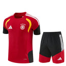Deutschland Trainingsset 2026 2027 rotes Trikot schwarze Shorts 1.1 Premium Qualität Shop des Spielers DFB Training Kit. Deutschland Trainingsset 2026, DFB Trainingsanzug kurz, Deutschland Trikot rot schwarz, DFB Training Kit Herren, 1.1 Qualität DFB Training, Deutschland Fußballset rot, DFB Kollektion 2027 kaufen.