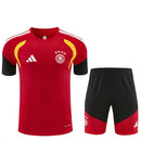 Deutschland Trainingsset 2026 2027 rotes Trikot schwarze Shorts 1.1 Premium Qualität Shop des Spielers DFB Training Kit. Deutschland Trainingsset 2026, DFB Trainingsanzug kurz, Deutschland Trikot rot schwarz, DFB Training Kit Herren, 1.1 Qualität DFB Training, Deutschland Fußballset rot, DFB Kollektion 2027 kaufen.