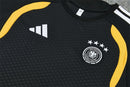 Deutschland Trainingsset 2026 2027 schwarzes Trikot und Shorts 1.1 Premium Qualität Shop des Spielers DFB All Black Training Kit, Deutschland Trainingsset 2026, DFB Trainingsset schwarz, Deutschland Training 26/27 Kit, DFB Trainingsausrüstung schwarz, 1.1 Qualität DFB Training, Schwarzes Deutschland Trikot mit Hose, Fußball Training Deutschland 2027.
