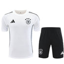 Shop des Spielers, Deutschland Trainingsset 25/26, DFB Trainingsset weiß schwarz, Deutschland Trikot weiß, Deutschland Shorts schwarz, Deutschland Fan-Artikel, DFB Training 2025, Trainingsset Herren Deutschland, Fußball Trainingsset weiß schwarz, DFB Kleidung Deutschland, Fußball-Shop, Deutschland Jersey Set.