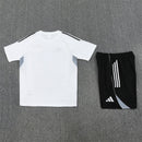 Shop des Spielers, Deutschland Trainingsset 25/26, DFB Trainingsset weiß schwarz, Deutschland Trikot weiß, Deutschland Shorts schwarz, Deutschland Fan-Artikel, DFB Training 2025, Trainingsset Herren Deutschland, Fußball Trainingsset weiß schwarz, DFB Kleidung Deutschland, Fußball-Shop, Deutschland Jersey Set.