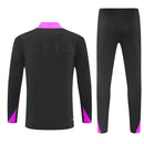 Shop des Spielers, England Trainingsanzug 25/26, England Jacke Schwarz, England Hose Herren, Three Lions Training-Set, Fußball Trainingsanzug England, England Kollektion 2026, Trainingsanzug Herren Schwarz, England Fan-Shop, Fußball-Trainingskleidung, England Nationalmannschaft 2025, England Sport-Set schwarz.