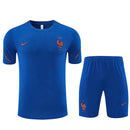 Frankreich Trainingsset 2026 2027 Herren Trikot und Shorts blau 1.1 Premium Qualität Shop des Spielers Frankreich Training Kit Les Bleus FFF Fußballset, Frankreich Trainingsset, Frankreich Trikot 2026, France Training Kit, Frankreich Fußballset, Frankreich Shorts blau, Trainingstrikot Frankreich, 1.1 Qualität Frankreich, FFF Training, Fußballbekleidung Herren 2026.