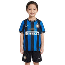 Shop des Spielers, Inter Mailand Kinder-Set 2009/10, Inter Mailand Trikot Kinder Retro, Inter Mailand Heimtrikot Kinder, Inter Mailand Shorts Kinder, Fußball Trikot Inter Mailand schwarz blau, Inter 09/10 Trikot Kinder, Nerazzurri Kinder-Set Retro, Fußball-Shop Inter Mailand, Inter Mailand Retro-Kollektion Kinder, Inter Mailand Set Trikot und Shorts 09/10, Inter Mailand Kindertrikot 2009.