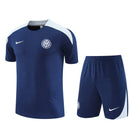 Inter Mailand Trainingsset 2025 2026 marineblaues Trikot und Shorts 1.1 Premium Qualität Shop des Spielers Nerazzurri Training Kit Navy, Inter Mailand Trainingsset 2025, Inter Trikot marineblau, Inter Mailand Shorts navy, Inter Set 25/26, Fußball Trainingsset Herren blau, 1.1 Qualität Inter Mailand, Serie A Training, Inter Fanshop Deutschland, Fußball Set navy Inter.