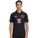 Inter Miami Auswärtstrikot 2026 2027 Herren schwarz rosa 1.1 Premium Qualität Shop des Spielers Inter Miami Fantrikot MLS Away Jersey Messi Suarez, Inter Miami Trikot 2026, Inter Miami Auswärtstrikot, Messi Trikot schwarz, Inter Miami Trikot kaufen, 1.1 Qualität Inter Miami, Inter Miami Away Kit, MLS Fanartikel, Inter Miami Herren Trikot, Schwarzes Miami Jersey.