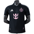Inter Miami Auswärtstrikot 2026 2027 Herren Spieler-Version Authentic schwarz rosa 1.1 Premium Qualität Shop des Spielers Messi Miami Away Jersey Slim Fit, Inter Miami Spielerversion, Messi Trikot 2026, Inter Miami Authentic Jersey, Miami Auswärtstrikot kaufen, 1.1 Qualität Miami, MLS Trikot Herren, Profi Fußballtrikot Miami, Inter Miami Slim Fit Trikot, Vice City Fanartikel.