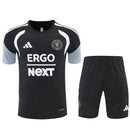 Inter Miami Trainingsset 2026 2027 Herren schwarz Trikot und Shorts 1.1 Premium Qualität Shop des Spielers Messi Training Kit MLS Black Edition, Inter Miami Trainingsset, Inter Miami Trikot schwarz, Messi Training Kit 2026, Inter Miami Shorts schwarz, MLS Fanartikel, Fußballset Herren Miami, Trainingstrikot schwarz 26/27, 1.1 Qualität Miami, Inter Miami Kleidung.
