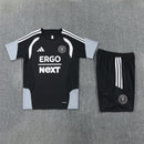 Inter Miami Trainingsset 2026 2027 Herren schwarz Trikot und Shorts 1.1 Premium Qualität Shop des Spielers Messi Training Kit MLS Black Edition, Inter Miami Trainingsset, Inter Miami Trikot schwarz, Messi Training Kit 2026, Inter Miami Shorts schwarz, MLS Fanartikel, Fußballset Herren Miami, Trainingstrikot schwarz 26/27, 1.1 Qualität Miami, Inter Miami Kleidung.