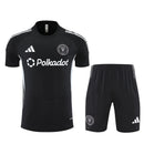 Inter Miami Trainingsset 2025 2026 schwarz Trikot und Shorts 1.1 Premium Qualität Shop des Spielers Messi Miami Kit Black Pink, Inter Miami Trainingsset 2025, Inter Miami Trikot schwarz, Messi Trikot Miami, Inter Miami Shorts schwarz, MLS Trikot 25/26, 1.1 Qualität Inter Miami, Miami Fußballset Herren, Inter Miami Fanshop Deutschland, Fußball Set schwarz rosa Miami.