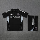Inter Miami Trainingsset 2025 2026 schwarz Trikot und Shorts 1.1 Premium Qualität Shop des Spielers Messi Miami Kit Black Pink, Inter Miami Trainingsset 2025, Inter Miami Trikot schwarz, Messi Trikot Miami, Inter Miami Shorts schwarz, MLS Trikot 25/26, 1.1 Qualität Inter Miami, Miami Fußballset Herren, Inter Miami Fanshop Deutschland, Fußball Set schwarz rosa Miami.