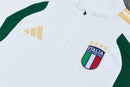 Shop des Spielers, Italien Trainingsanzug, Italien Anzug Weiß Grün, Azzurri Fanartikel, Fußball Trainingsanzug Italien, Italien 26/27, Italien Sportanzug, Trainingsjacke Italien, FIGC Fanbekleidung, Fußball Lifestyle Italien.