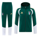Italien Trainingsanzug 26/27 mit Kapuze grün Herren Jacke und Hose, Shop des Spielers, Italien Trainingsanzug, Italien Anzug mit Kapuze, Azzurri Fanartikel, Fußball Trainingsanzug Italien, Italien 26/27 Grün, Italien Herren Sportset, Trainingsjacke Italien, Italien Fußballbekleidung, Italien Sportmode.