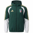 Italien Nationalmannschaft Windjacke 2026 2027 grün Herren, Shop des Spielers, Italien Jacke, Italien Windjacke, Corta-Vento Italien, Italien 26/27, Azzurri Fanartikel, Fußball Windjacke, Italien Nationalmannschaft grün, Italien Training Herren, Fußball Lifestyle Italien, Windschutz Fußball.