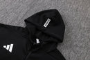Juventus Turin Trainingsanzug 2025/26 Jacke und Hose Schwarz mit Kapuze - Juventus Turin, Juve, Trainingsanzug, 25/26, Juventus Jacke, Sportbekleidung, Trainingsanzug Herren, Shop des Spielers, Fan-Version, Juventus Fanartikel, Trainingsset, Schwarz