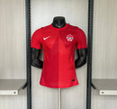 Kanada Heimtrikot 2026 2027 Herren Spieler-Version rot Authentic 1.1 Premium Qualität Shop des Spielers Kanada Nationalmannschaft Trikot Canada Soccer Player Edition, Kanada Trikot 2026, Kanada Spieler-Version, Authentic Canada Jersey, Kanada Fußballtrikot kaufen, 1.1 Qualität Kanada, Les Rouges Player Edition, Kanada Trikot rot eng, WM 2026 Trikot Kanada, Alphonso Davies Trikot.